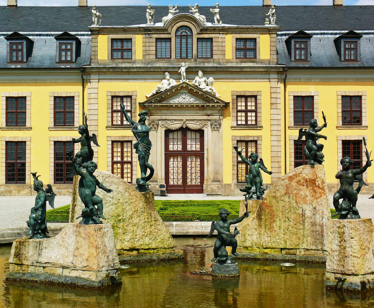 Brunnen vorm Schloß