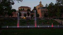 Brunnen Wasser rot