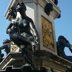 Brunnenfiguren am Herkulesbrunnen in Augsburg