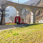 Brusio_RhB im Bereich des Kehrviadukt