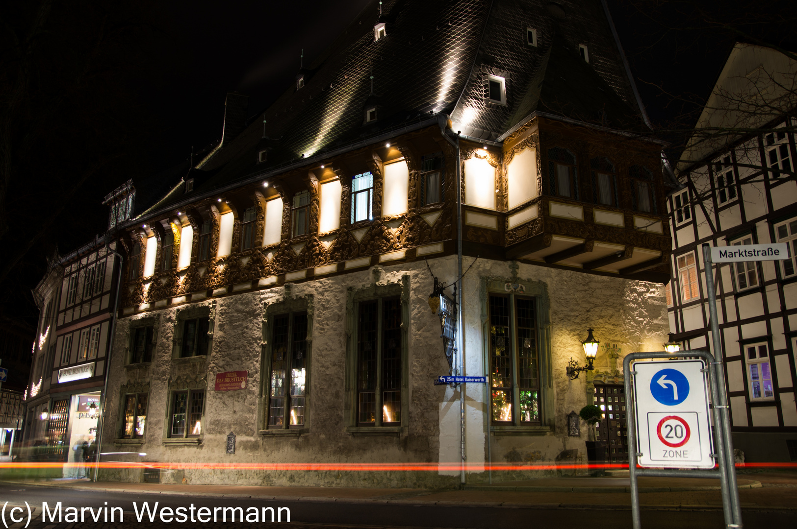 Brusttuch Goslar bei Nacht