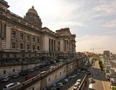 Bruxelles - Rue des Minimimes - Palais de Justice - 01