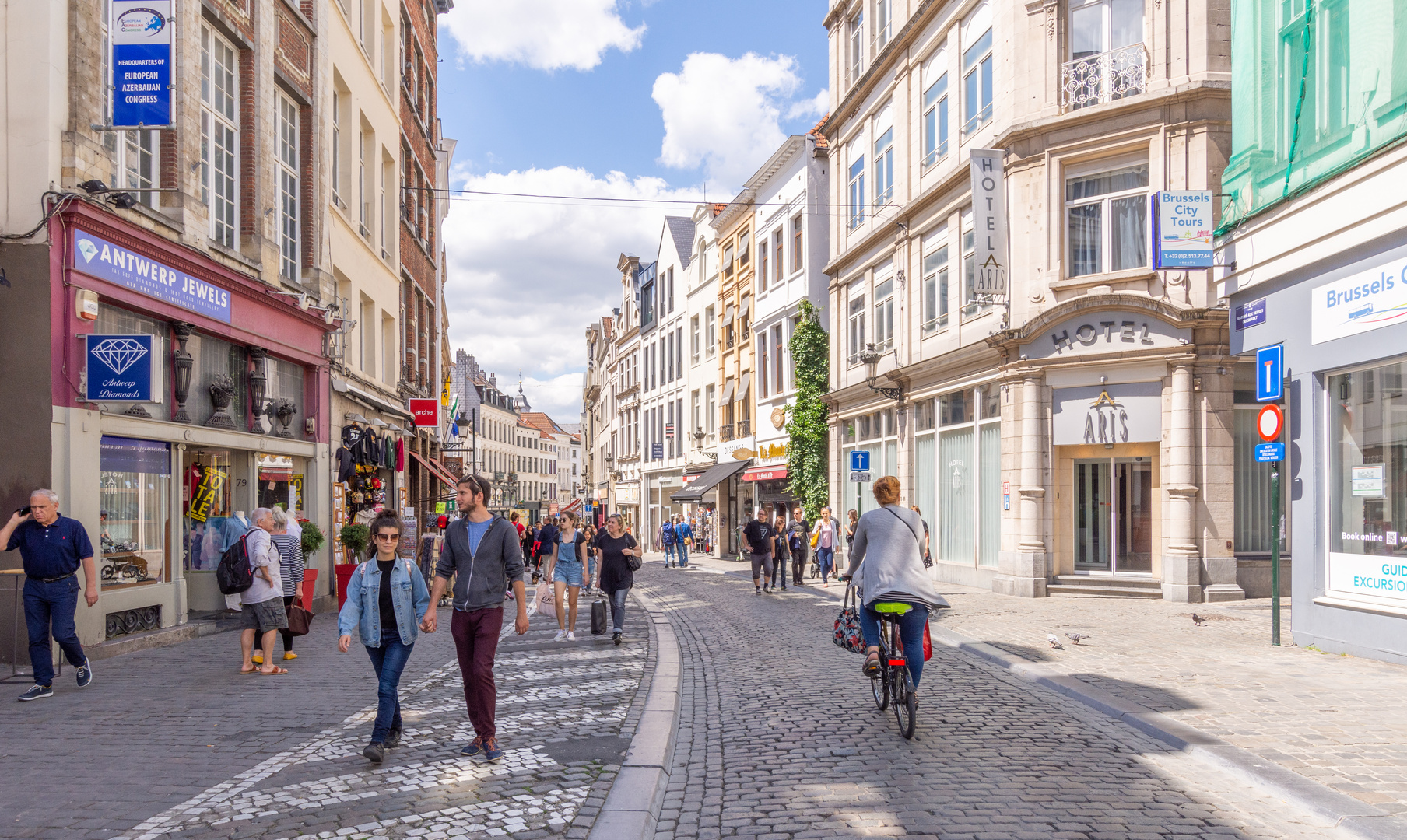 Bruxelles - Rue du Place du Marché aux Herbes