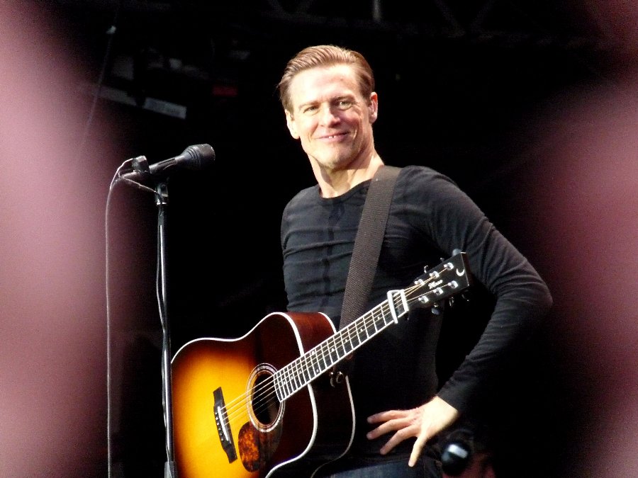 Bryan Adams