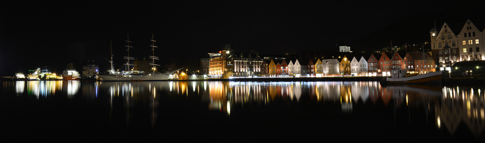 Bryggen by night