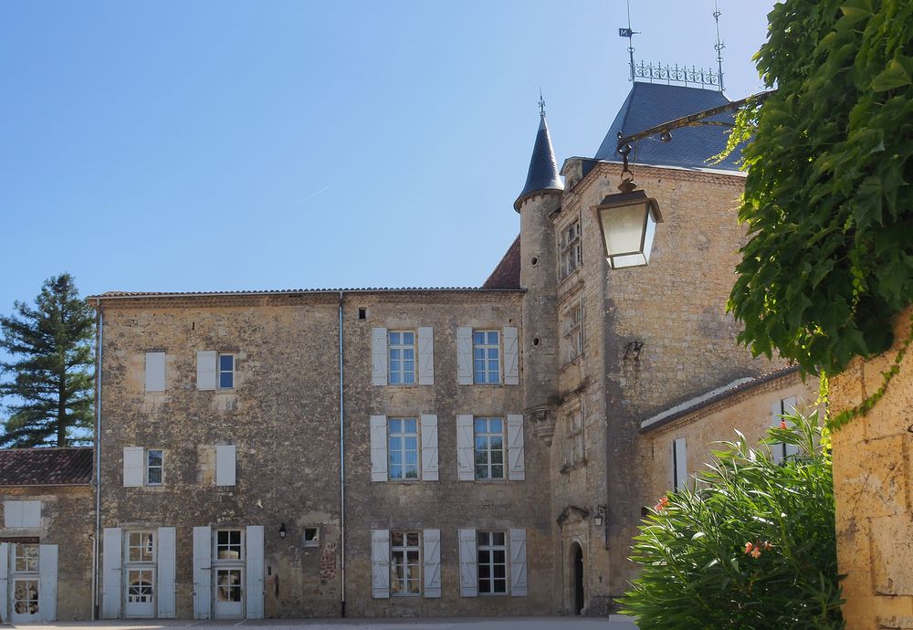 Bâtiment principal du Château de Mons