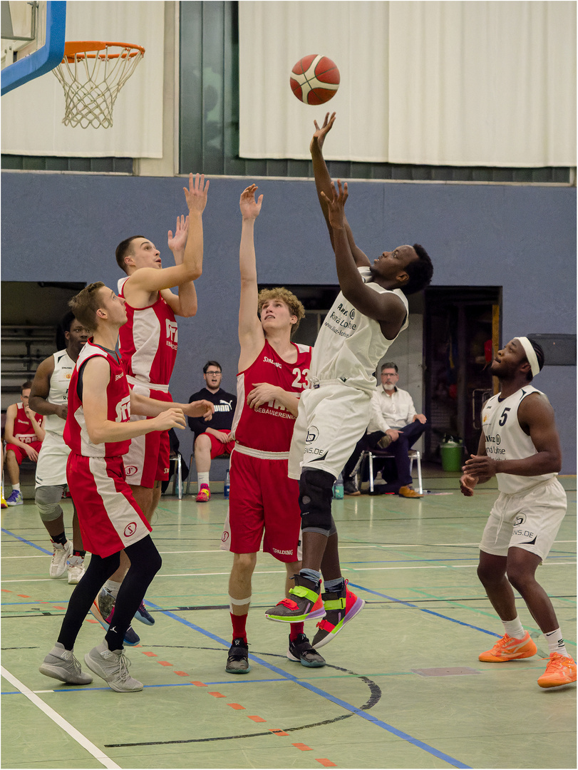 BTS Neustadt IV (weiß) - FTSV Jahn Brinkum (rot) 81:75