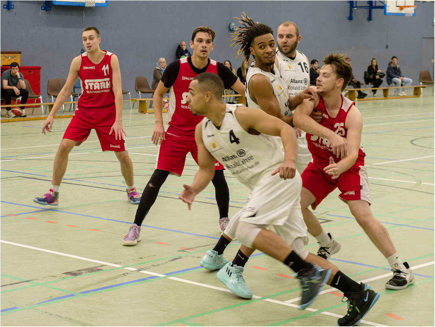 BTS Neustadt IV (weiß) - FTSV Jahn Brinkum (rot) 81:75