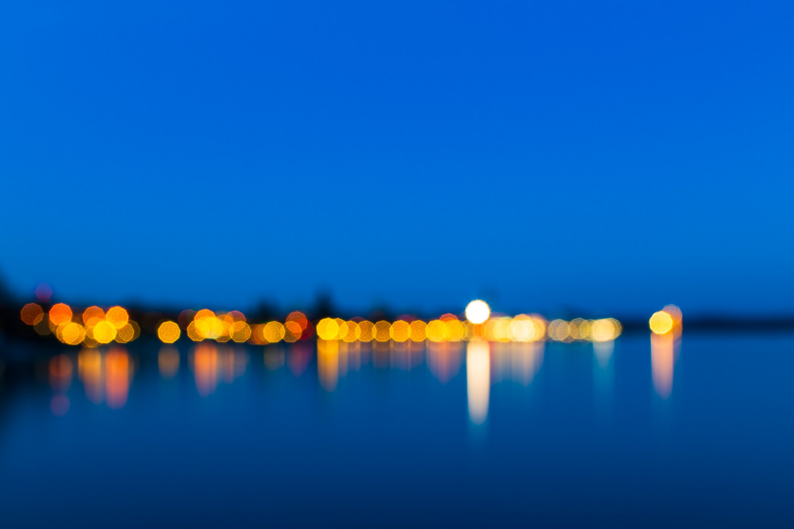 "Bubble City" Friedrichshafen / Blaue Stunde