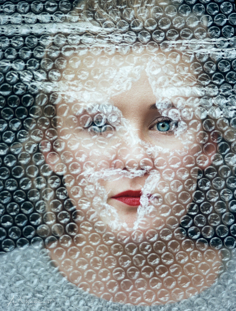 BUBBLE WRAP PORTRAIT