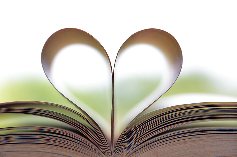 Buch mit Herz........ Foto & Bild stillleben, blätter, kreativ Bilder