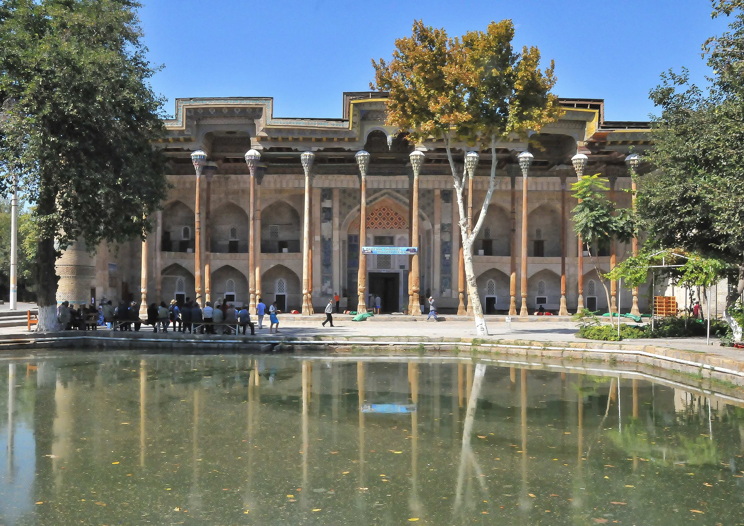 Buchara - Bolo Hauz mit der Moschee Bolo Hauz