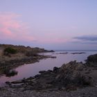Bucht Oliguera in Cadaques in der Abenddämmerung