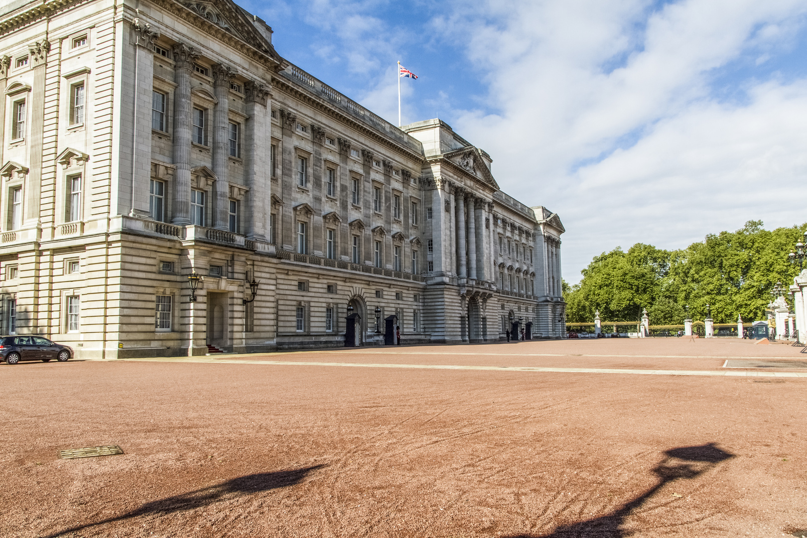 BUCKINGHAM PALACE