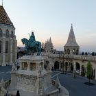 Budapest (6) Halászbástya - Die Fischerbastei und die Statue des Königs Stephan I. des Heiligen