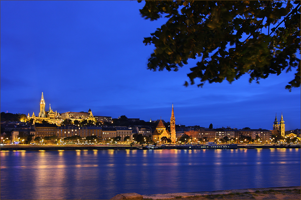 Budapest, an der Donau III