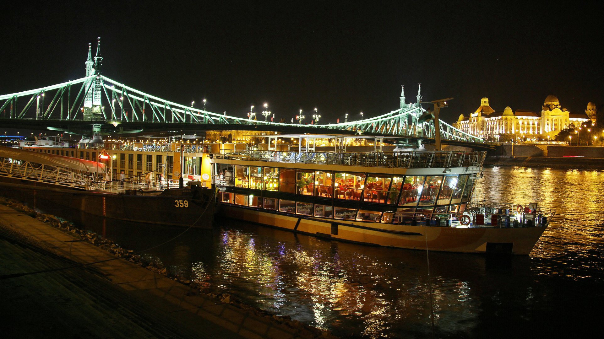 Budapest an der Freiheitsbrücke