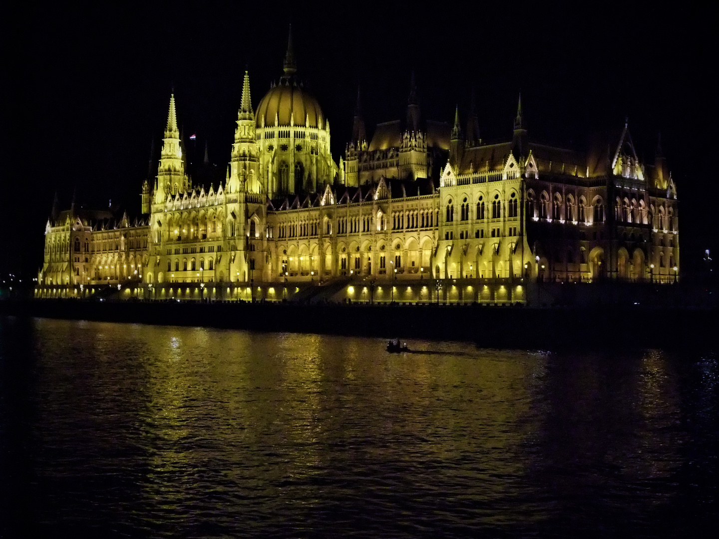 BUDAPEST bei Nacht 