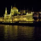 BUDAPEST bei Nacht 