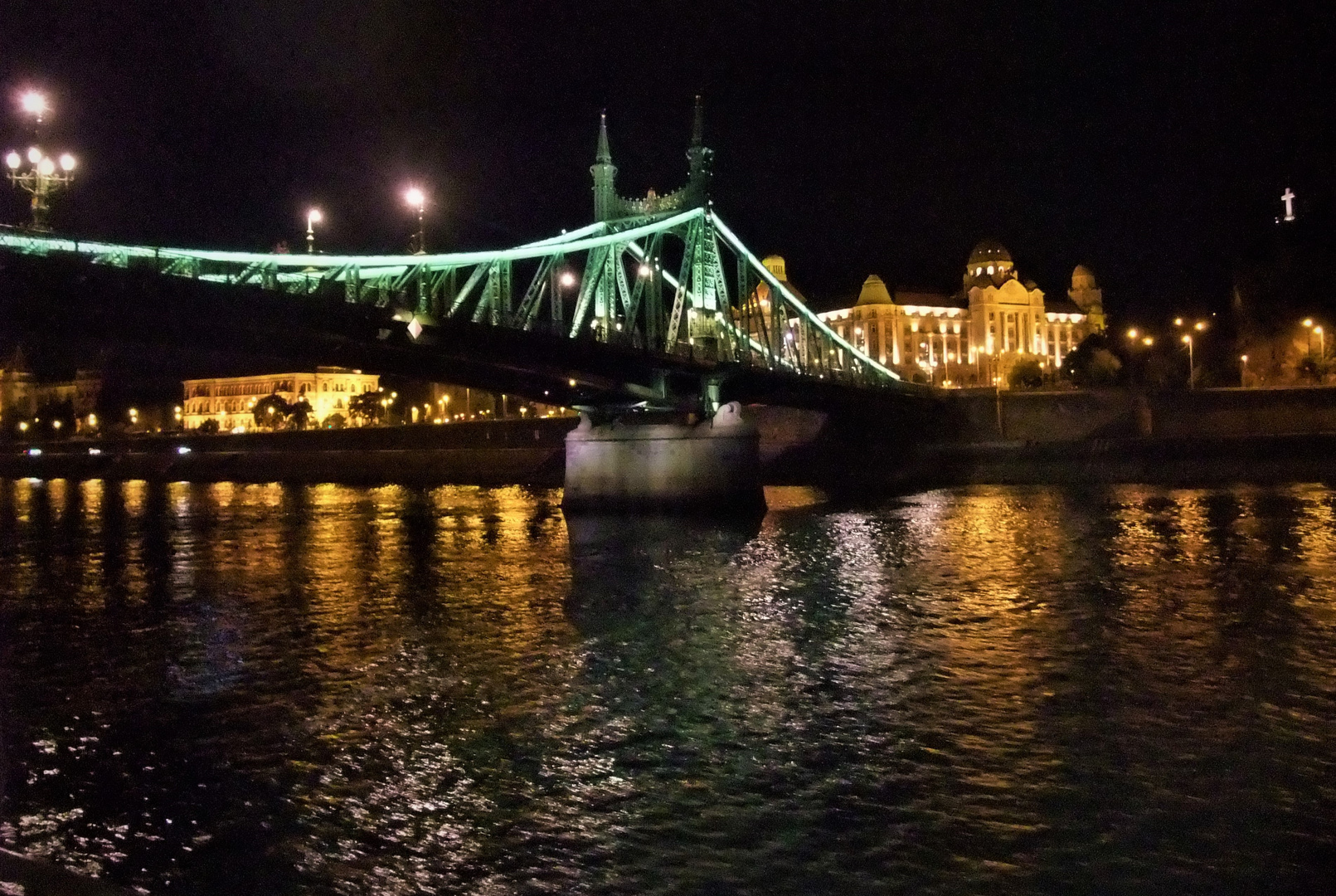 BUDAPEST bei Nacht (6)