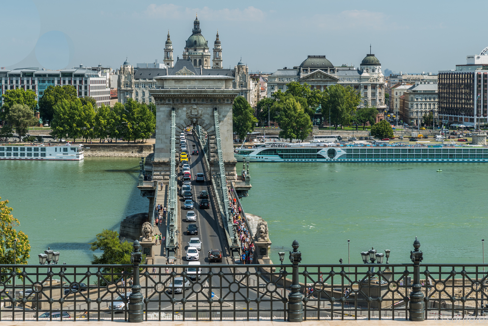 Budapest: Blick auf die Kettenbrücke