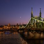 Budapest-Brücken im Sonnenuntergang