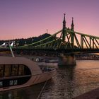 Budapest-Brücken im Sonnenuntergang