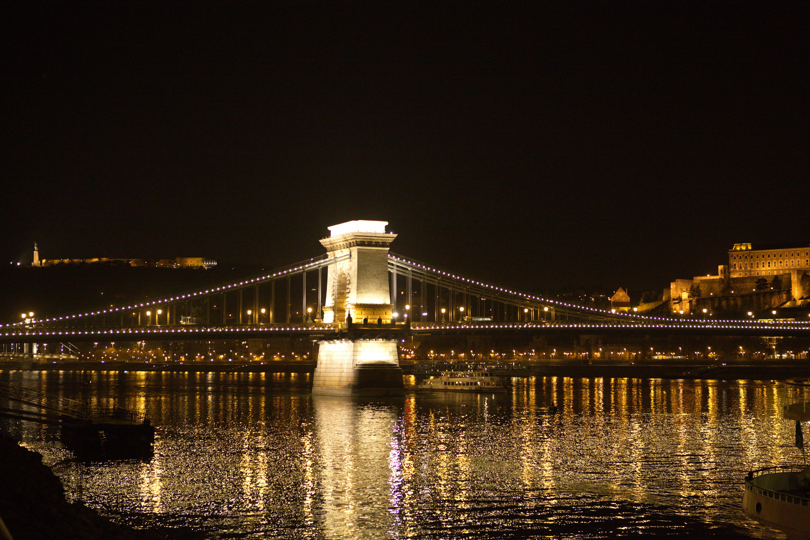 Budapest Elisabethbrücke bei Nacht 