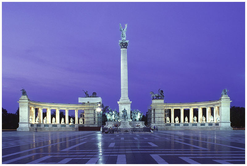 Budapest - Heldenplatz zur blauen Stunde