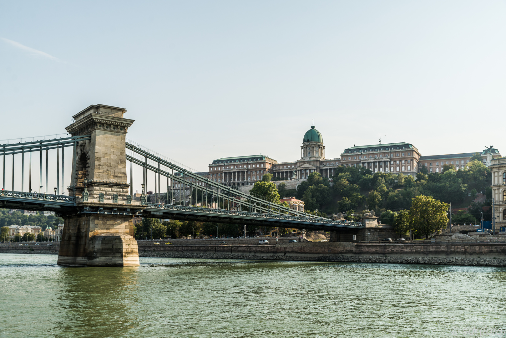 Budapest: Kettenbrücke mit Burg