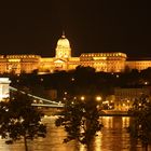 Budapest - Kettenbrücke mit Burgenviertel bei Nacht