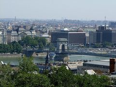 Budapest, Kettenbrücke....2