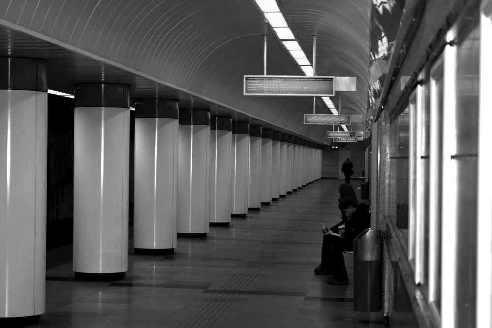 BUDAPEST METRO STATION