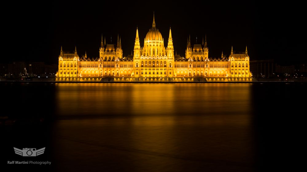 Budapest Parlament at Night (color)