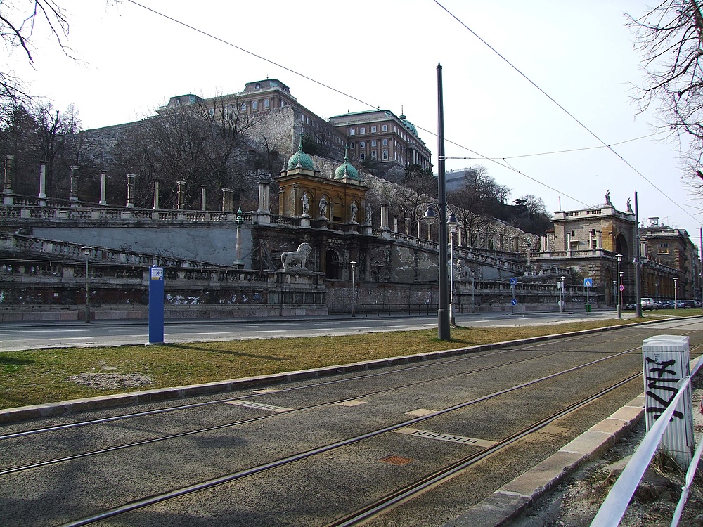 Budapest schönste Schandfleck! §:-((