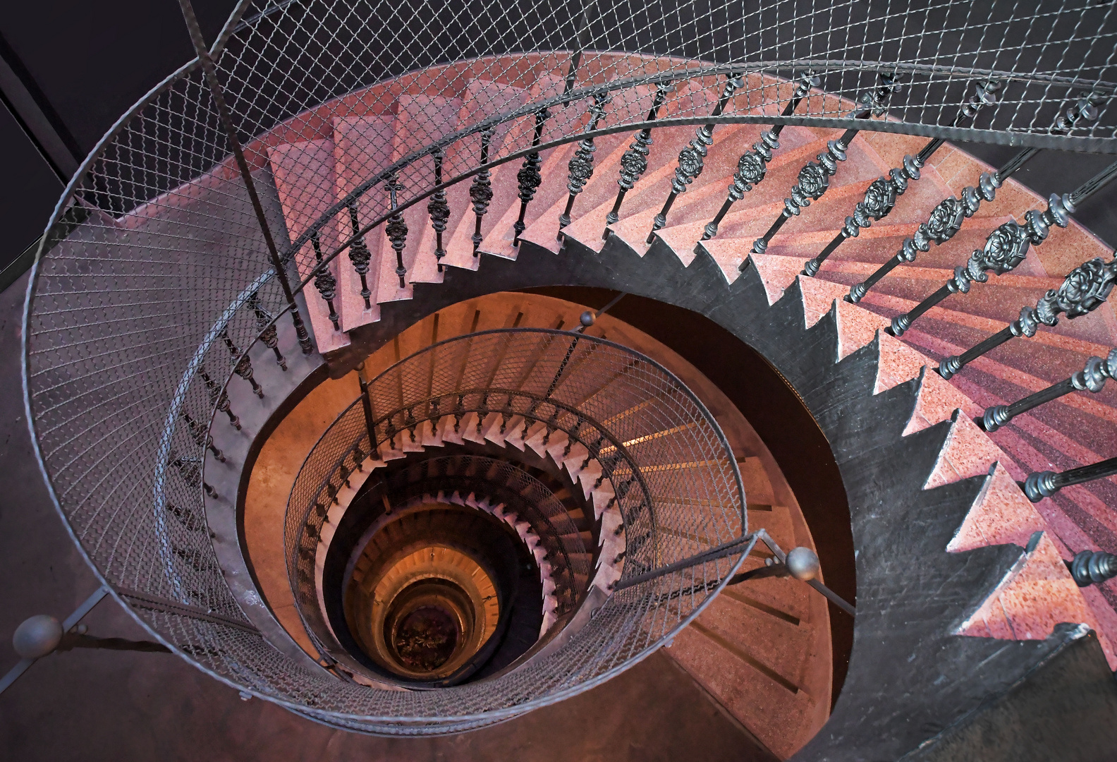 Budapest stairs (2)