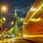 Budapest: Straßenbahn und Friedensbrücke