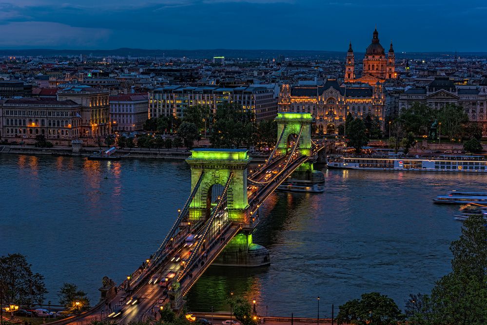 Budapest - Széchenyi Kettenbrücke Foto & Bild | world, nacht, available ...