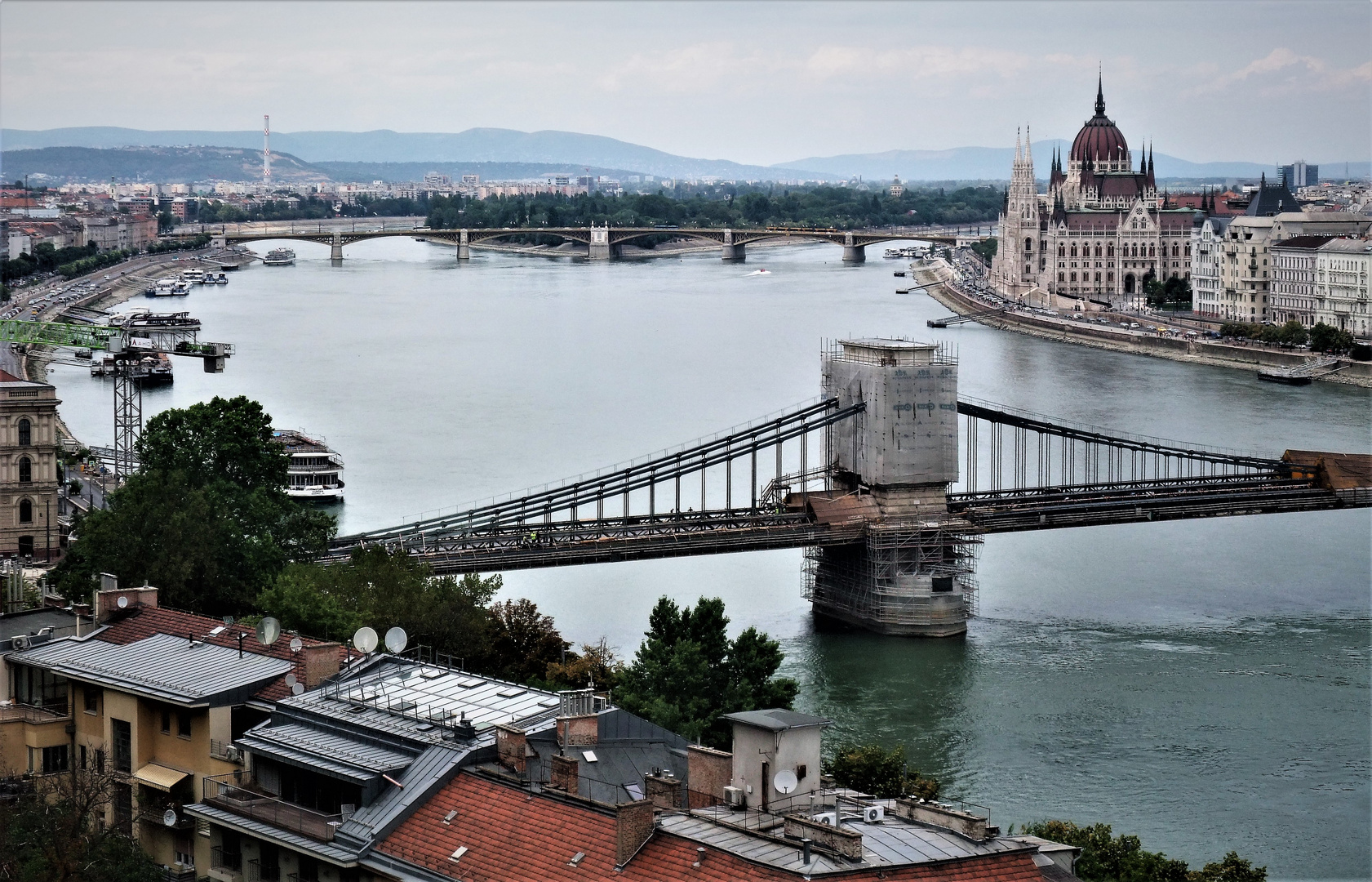 BUDAPEST - und die  DONAU -