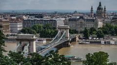 Budapest_Blick vom Burgpalast auf die Elisabethbrücke