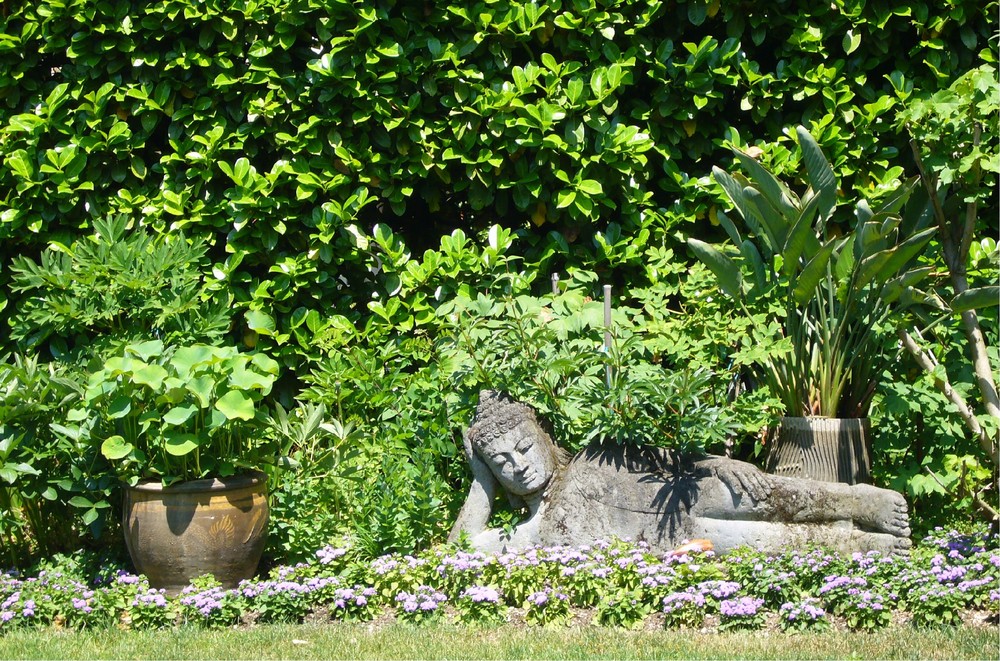 Budda im Grünen