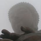 Buddah auf Lantau im Nebel