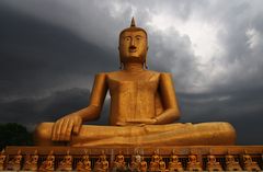 buddha (25 m hoch)