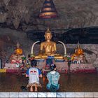 Buddha altar in Tham Phiang Din