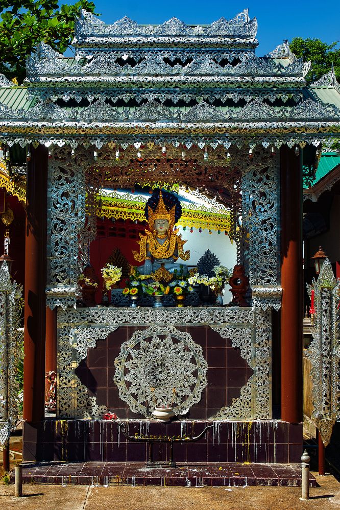 Buddha Altar in Wat Si Bun Rueang