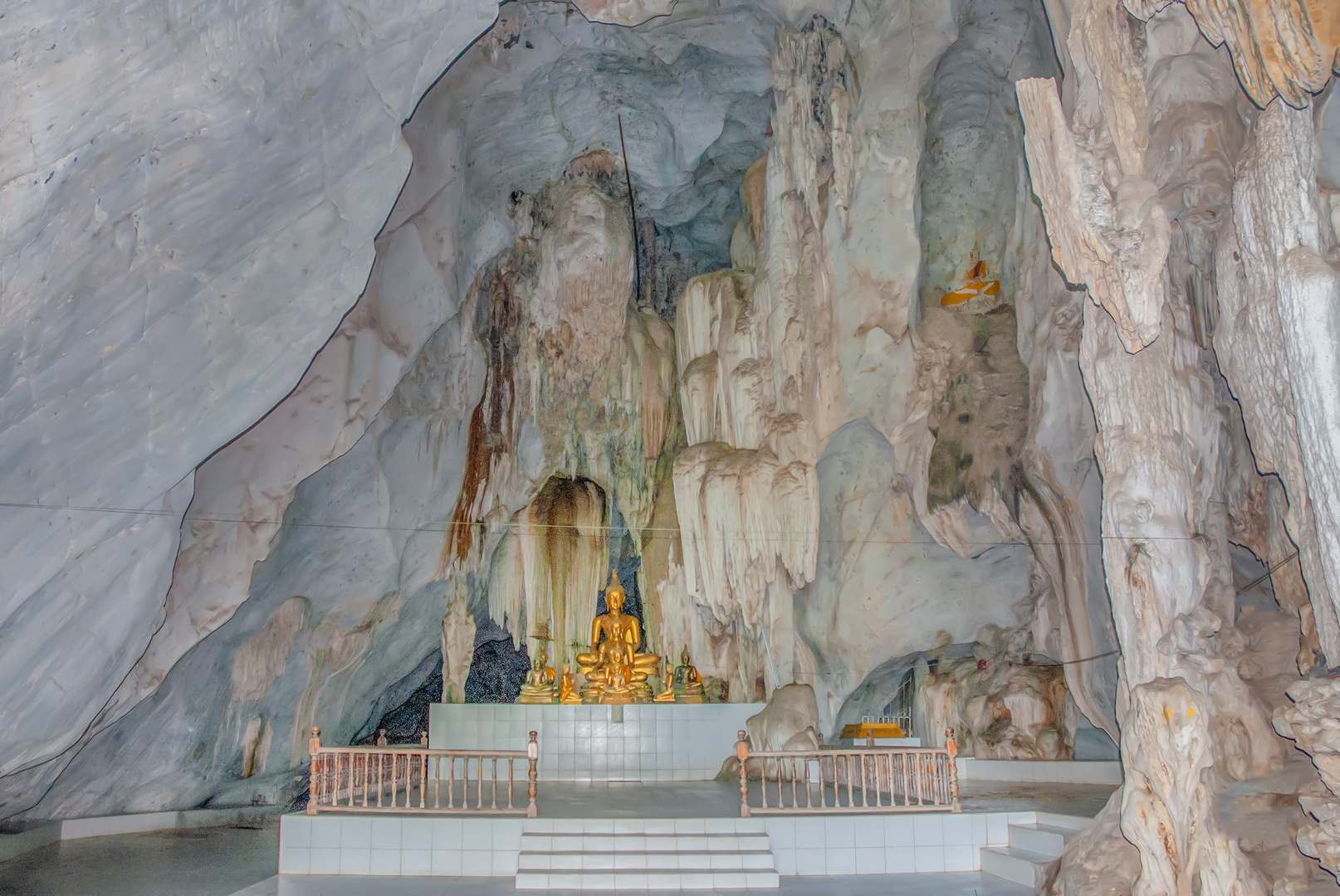 Buddha altar inside the cave