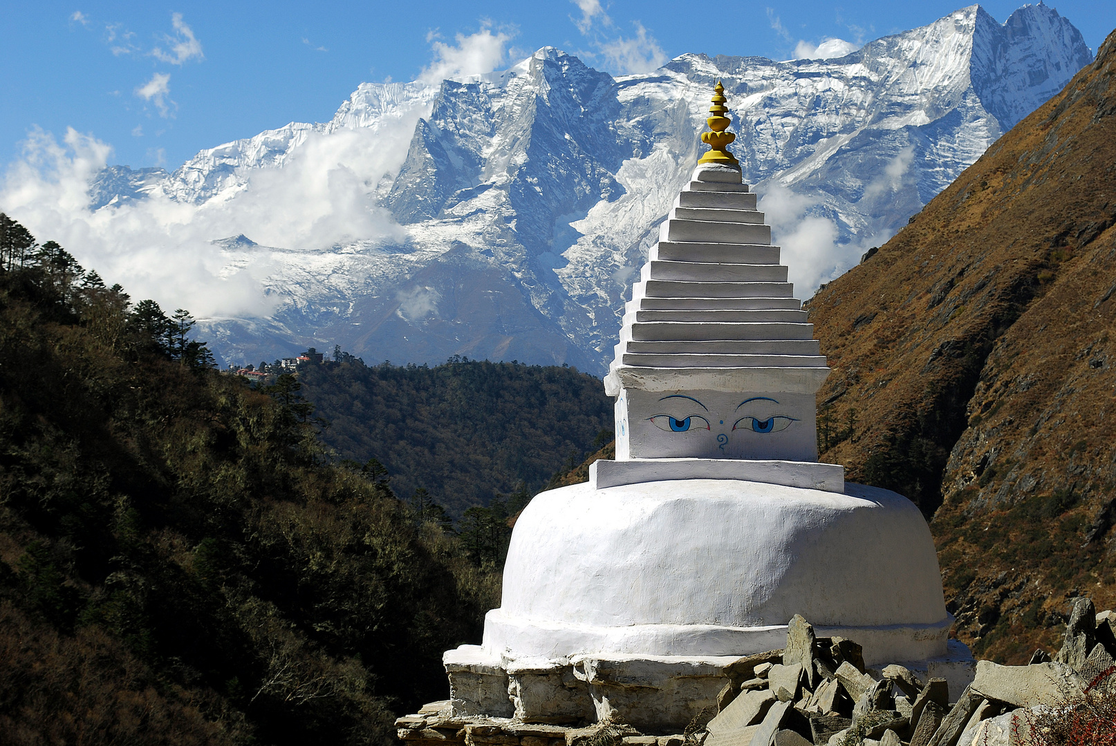 Buddha hat seine Augen überall