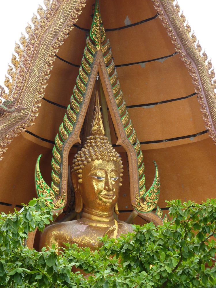 Buddha im Grünen