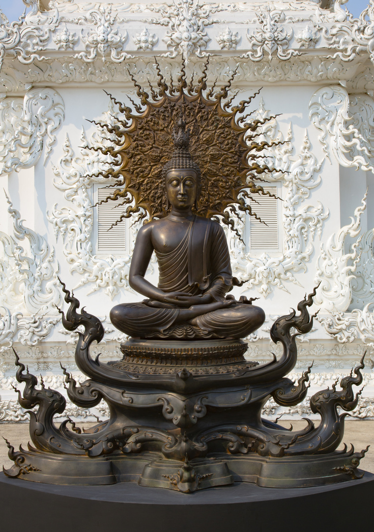 Buddha im Weissen Tempel
