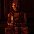 Buddha in der Dämmerung